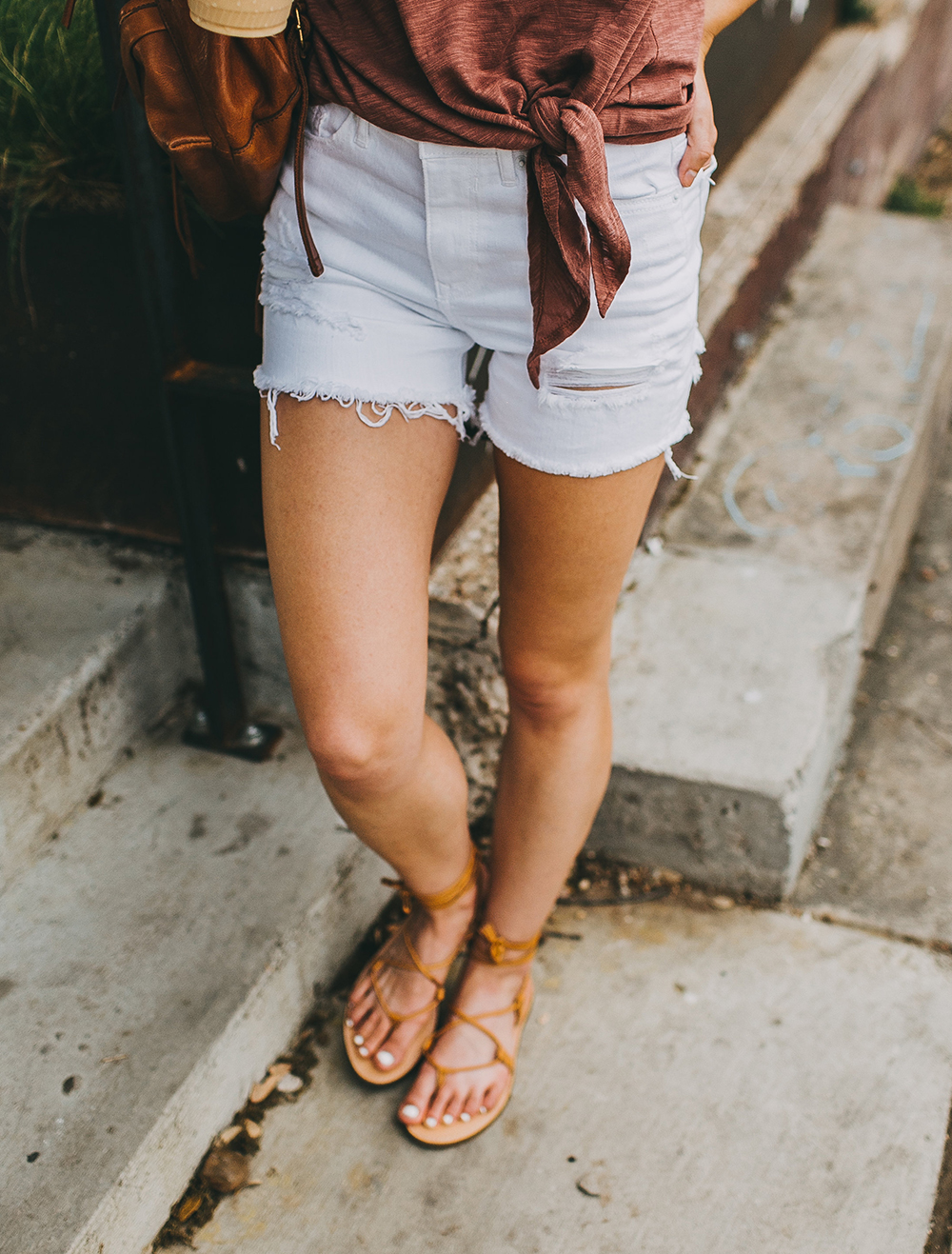 livvyland-blog-olivia-watson-express-one-eleven-knot-front-v-neck-tee-austin-texas-fashion-blogger-5