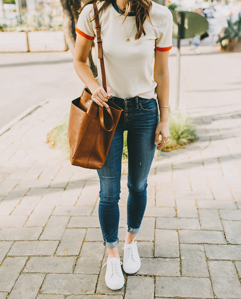 livvyland-blog-olivia-watson-fit-flop-white-leather-sneakers-outfit-3