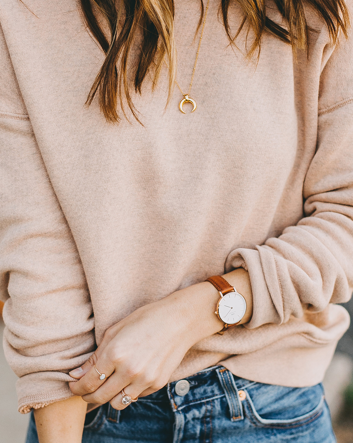 livvyland-blog-olivia-watson-austin-texas-fashion-blogger-madewell-peach-sweatshirt-medium-transport-tote-levis-501-jeans-12