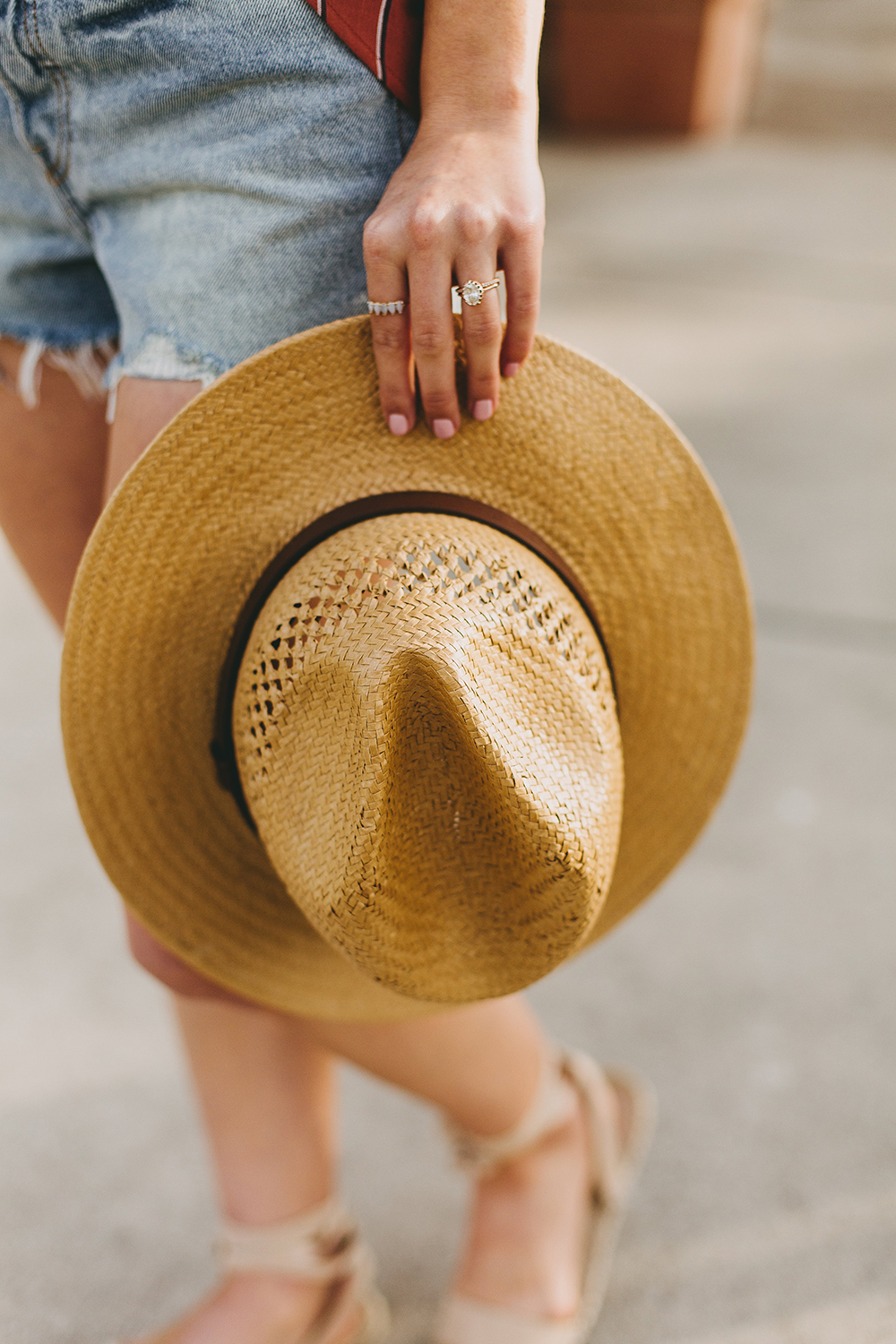 livvyland-blog-olivia-watson-austin-texas-fashion-style-blogger-urban-outfitters-levis-denim-wedgie-short-out-the-blue-brixton-straw-case-fedora-2