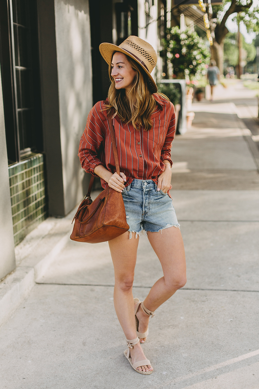 livvyland-blog-olivia-watson-austin-texas-fashion-style-blogger-urban-outfitters-levis-denim-wedgie-short-out-the-blue-brixton-straw-case-fedora-7