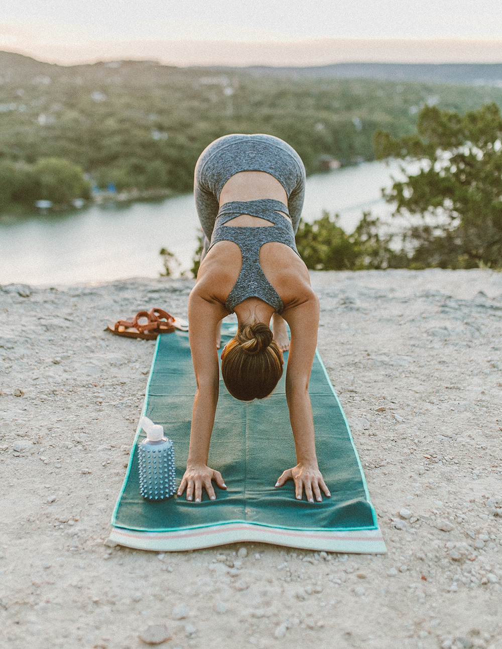 livvyland-blog-olivia-watson-austin-texas-mount-bonnell-yoga-backcountry-beyond-yoga-spacedye-leggings-sports-bra-5