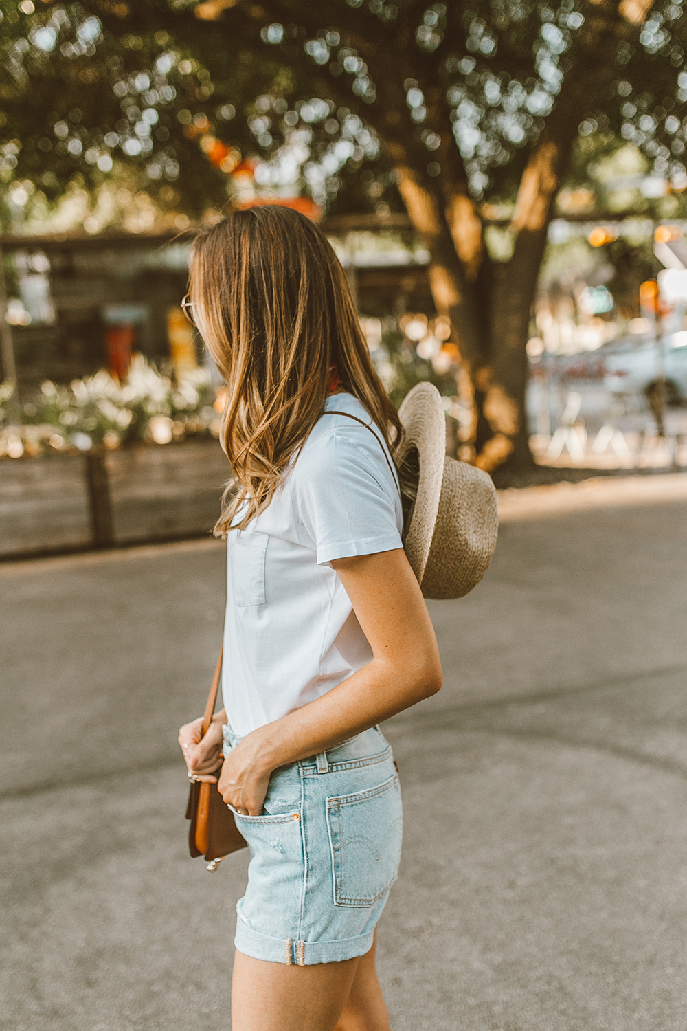 white shorts Blogger 