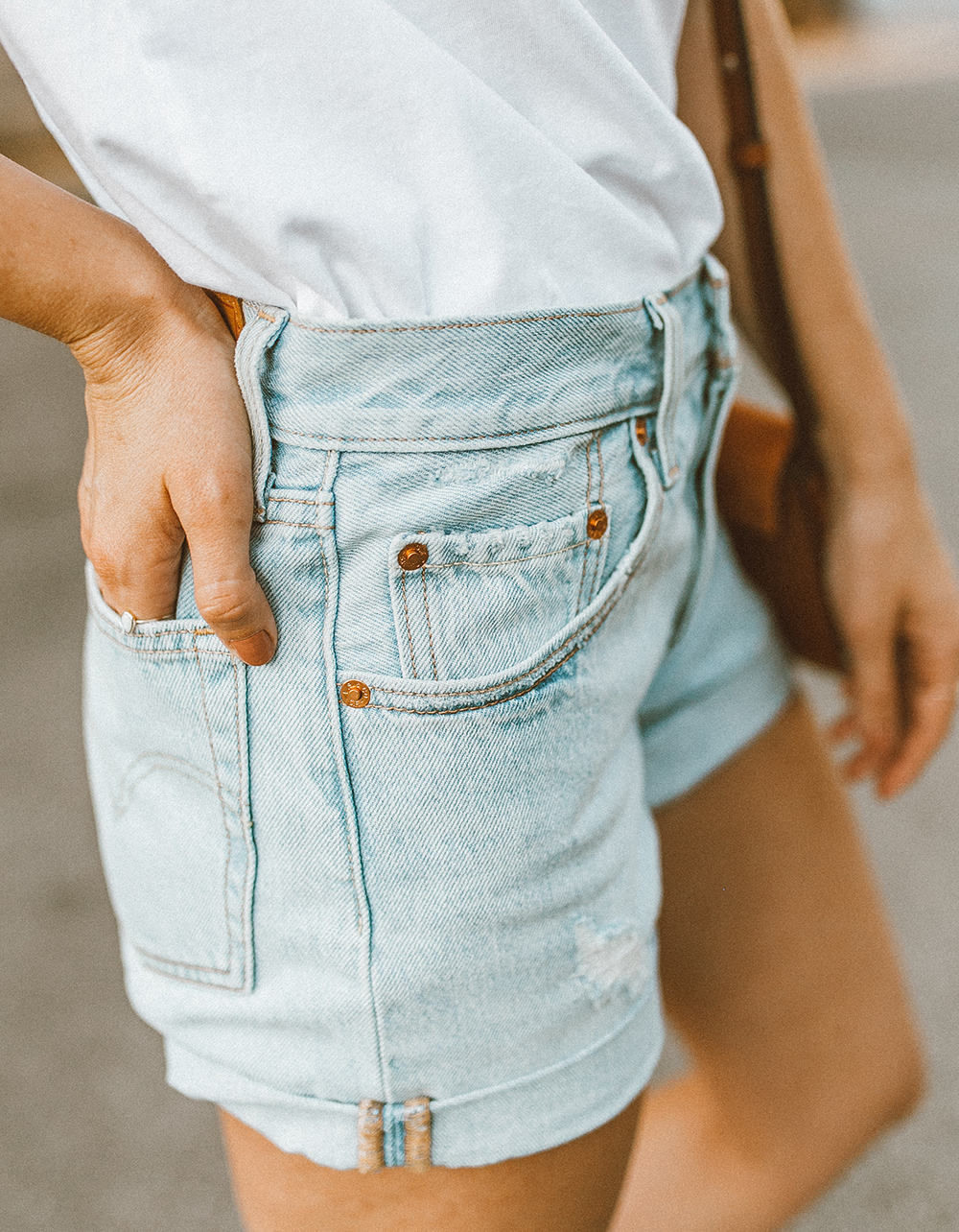 livvyland-blog-olivia-watson-austin-texas-fashion-style-blogger-what-to-wear-levis-501-denim-shorts-festival-outfit-idea-9