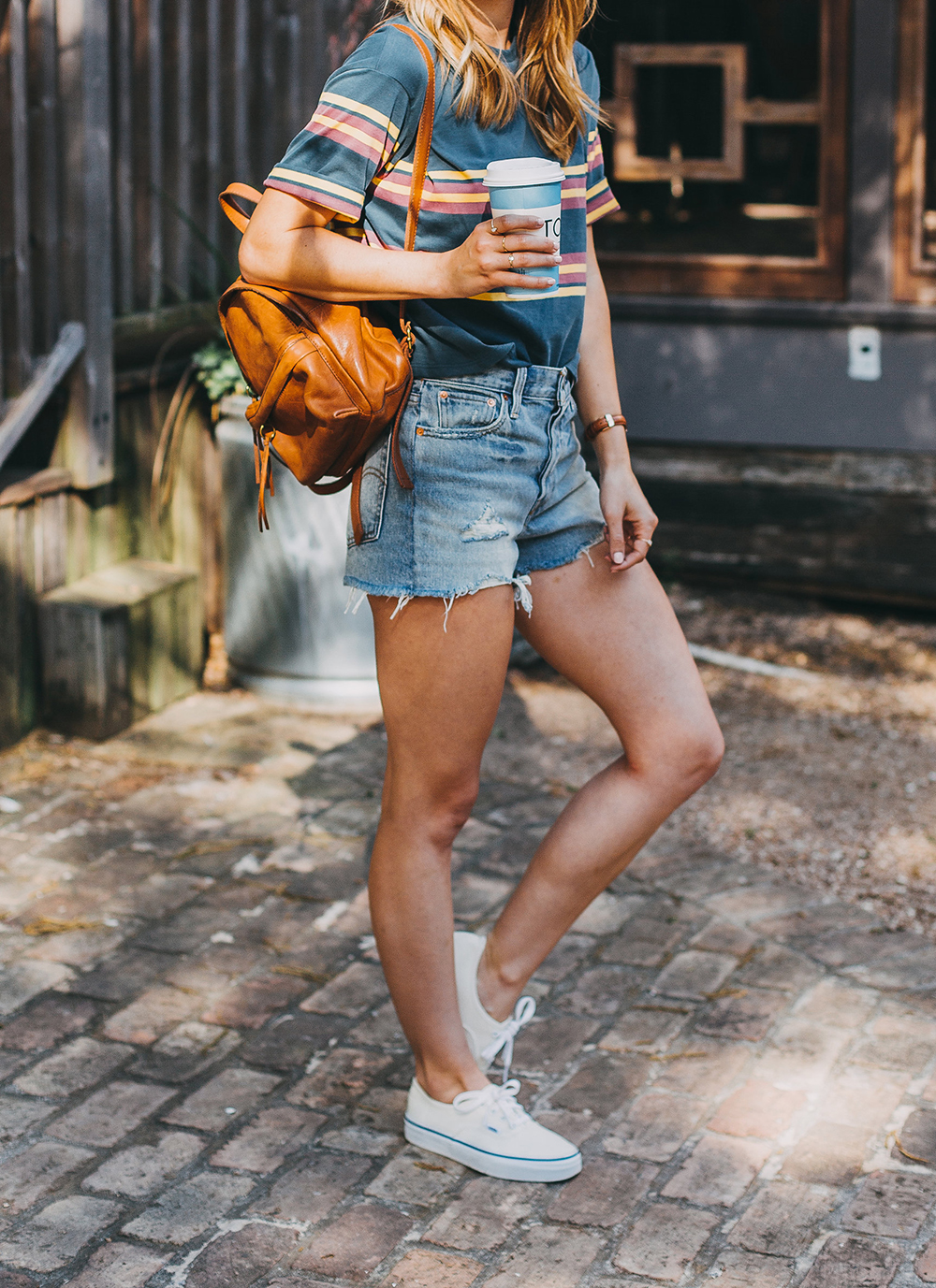 livvyland-blog-olivia-watson-austin-texas-fashion-style-urban-outfitters-striped-vintage-tee-levis-denim-wedgie-shorts-madewell-mini-leather-backpack-7