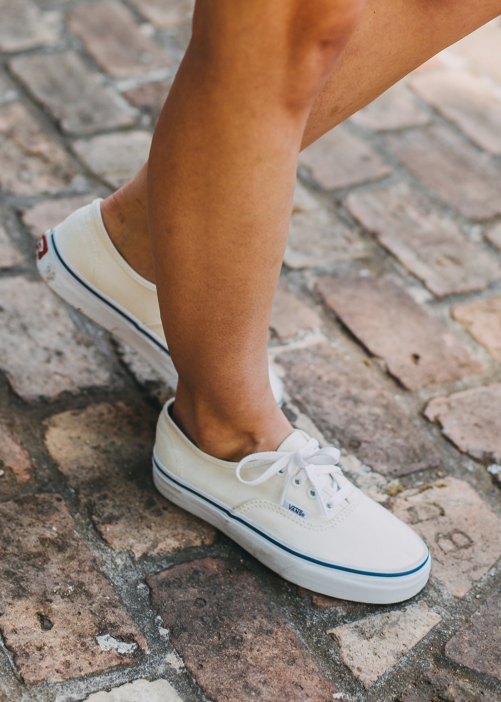 livvyland-blog-olivia-watson-austin-texas-fashion-style-vans-classic-sneakers