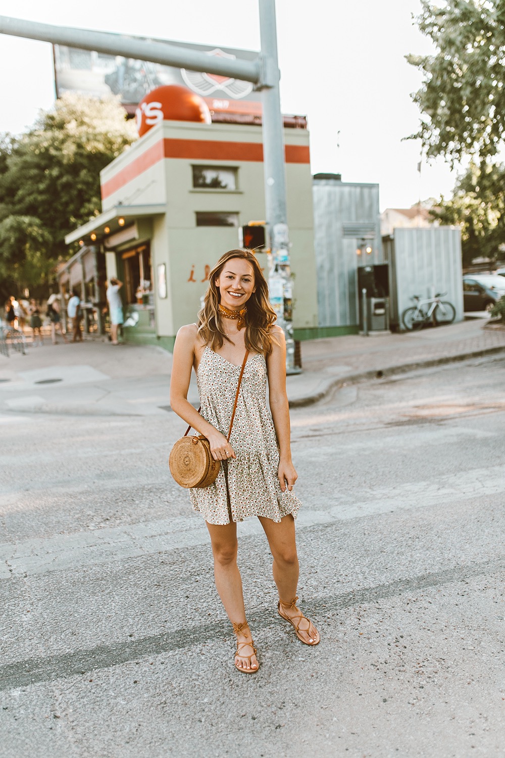livvyland-blog-olivia-watson-south-congress-i-love-you-so-much-mural-urban-outfitters-harper-babydoll-floral-tie-back-dress-bandana-neck-5