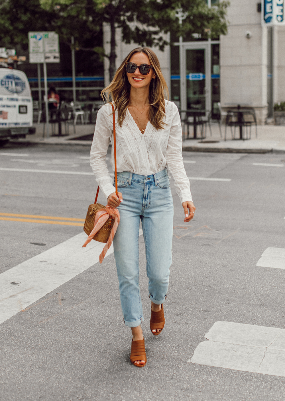 livvland-blog-olivia-watson-austin-texas-fashion-lifestyle-blogger-sezane-lace-deep-v-top-rattan-bag-madewell-summer-jeans-10