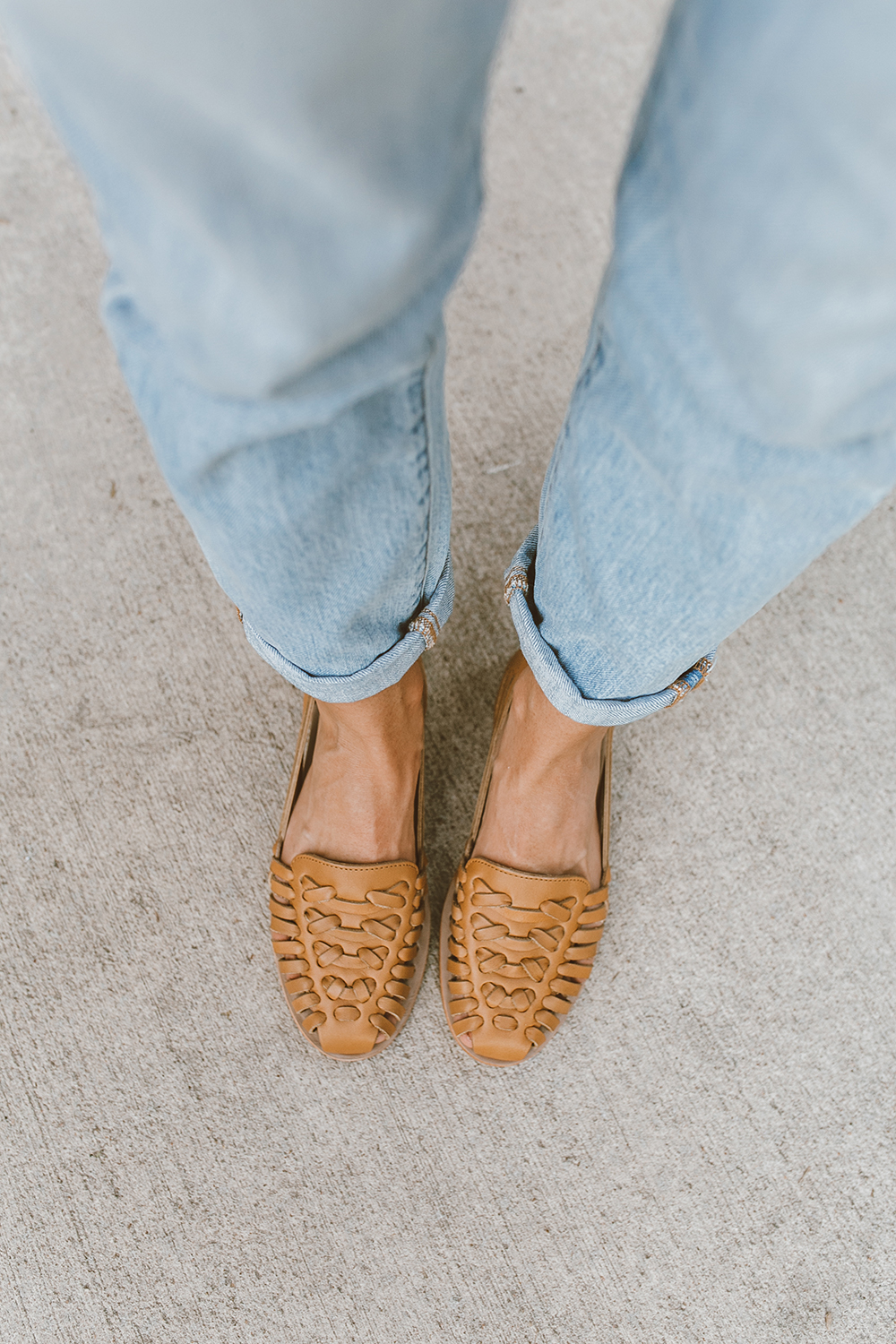 livvyland-blog-olivia-watson-austin-texas-fashion-style-blog-nisolo-ecuador-huarche-sandals-almond-tee-jeans-outfit-3