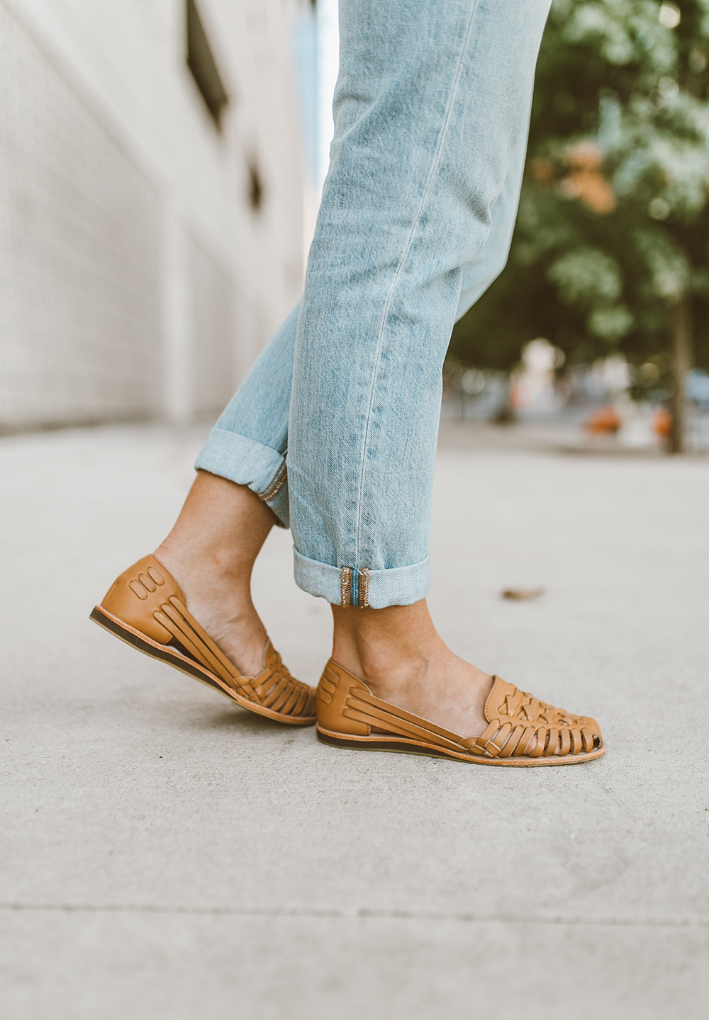 livvyland-blog-olivia-watson-austin-texas-fashion-style-blog-nisolo-ecuador-huarche-sandals-almond-tee-jeans-outfit-4