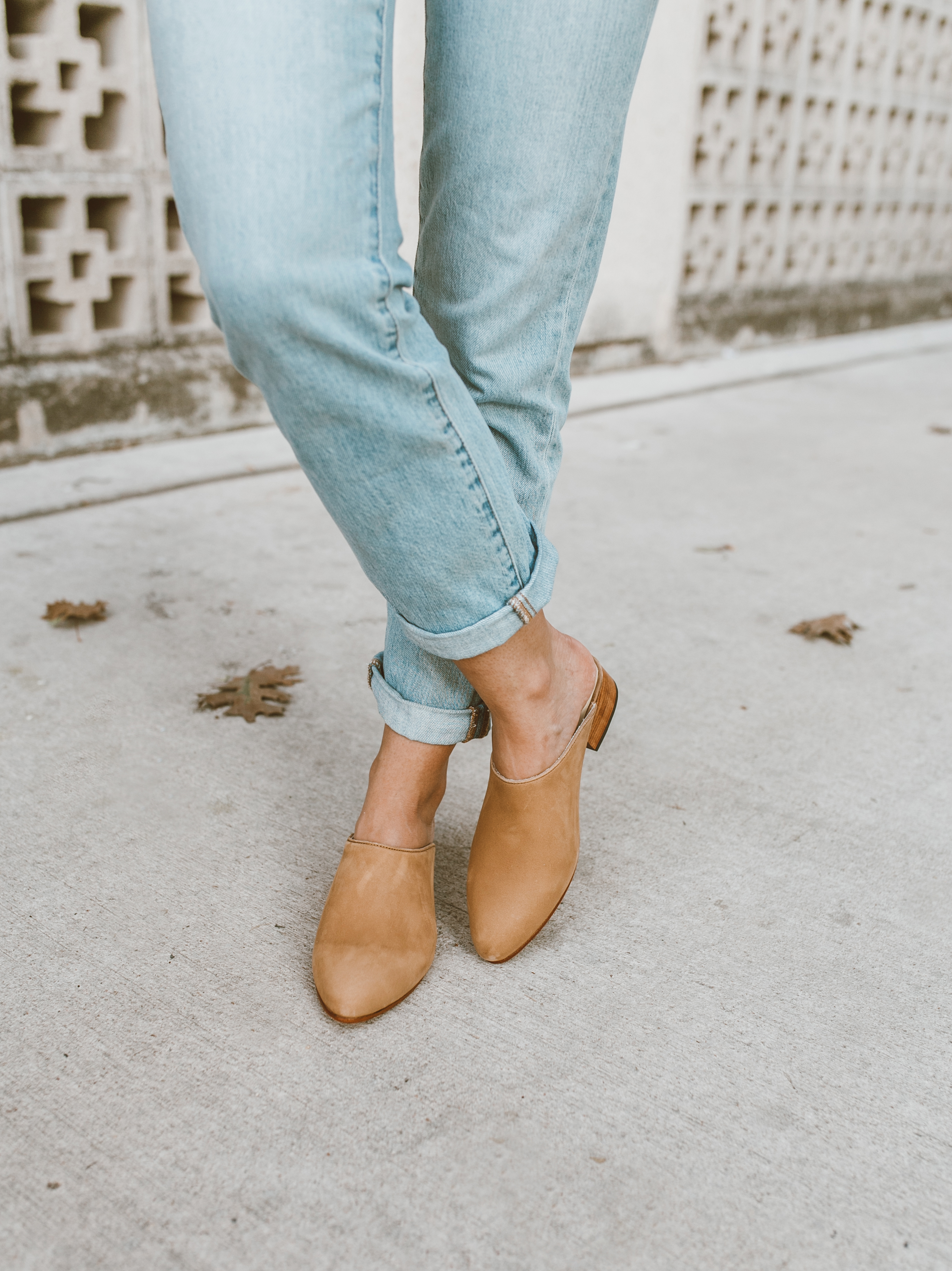 livvyland-blog-olivia-watson-austin-texas-fashion-style-blog-nisolo-tan-suede-mules-mariella-tee-jeans-outfit-1