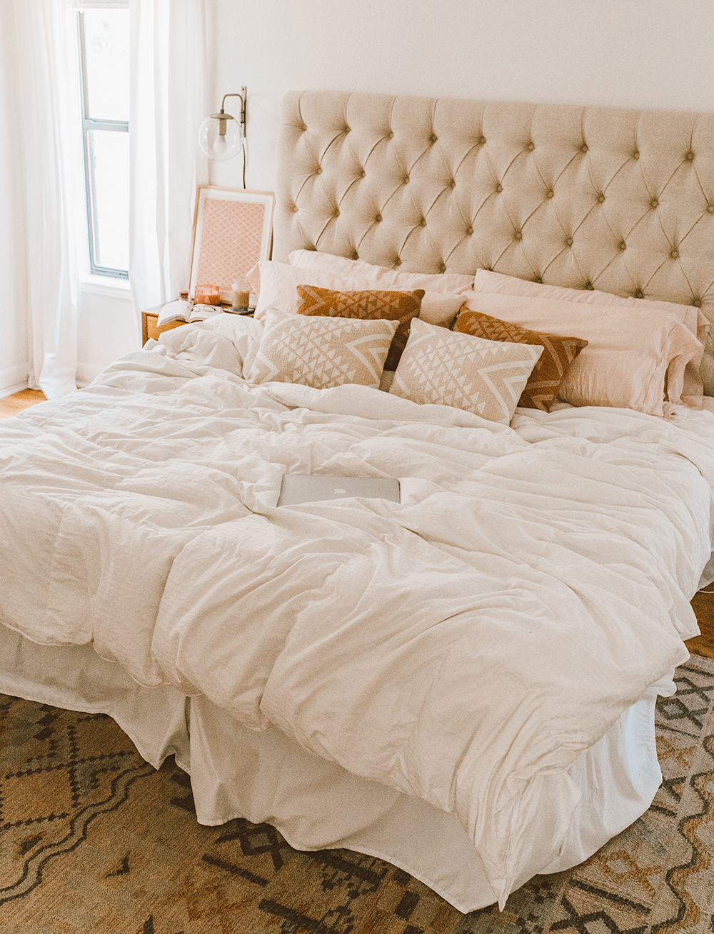 livvyland-blog-olivia-watson-austin-texas-lifestyle-blog-urban-outfitters-home-decor-bohemian-cozy-throw-pillows-bedroom-ideas-2