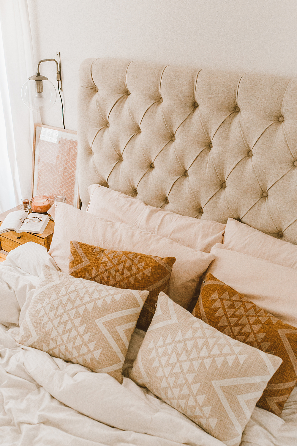 livvyland-blog-olivia-watson-austin-texas-lifestyle-blog-urban-outfitters-home-decor-bohemian-cozy-throw-pillows-bedroom-ideas-4