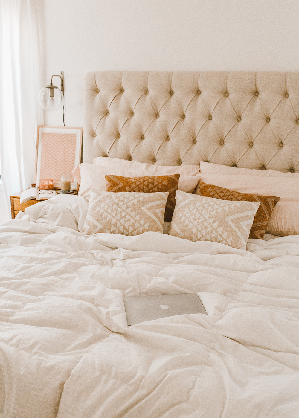 livvyland-blog-olivia-watson-austin-texas-lifestyle-blog-urban-outfitters-home-decor-bohemian-cozy-throw-pillows-bedroom-ideas-6