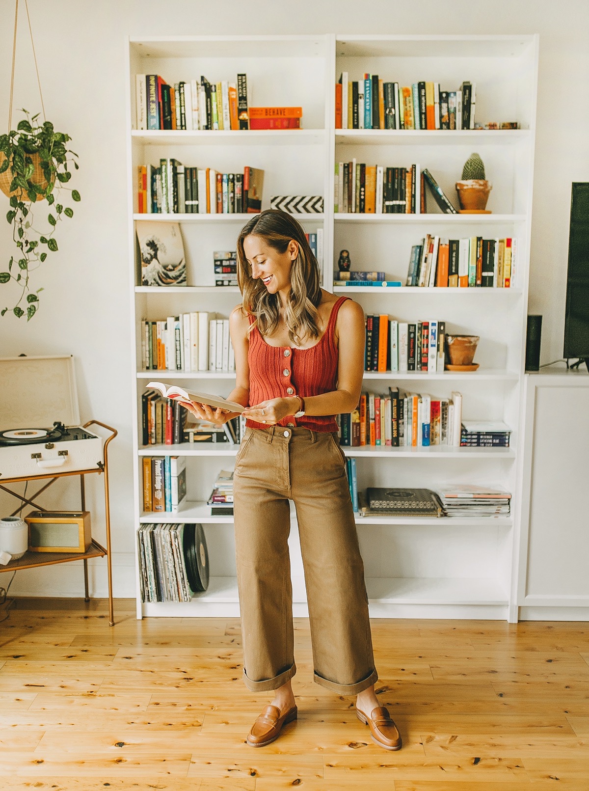 livvyland-blog-olivia-watson-everlane-wide-leg-crop-pant-ribbed-button-up-sweater-tank-austin-style-lifestyle-blogger-madewell-loafer-mule-8