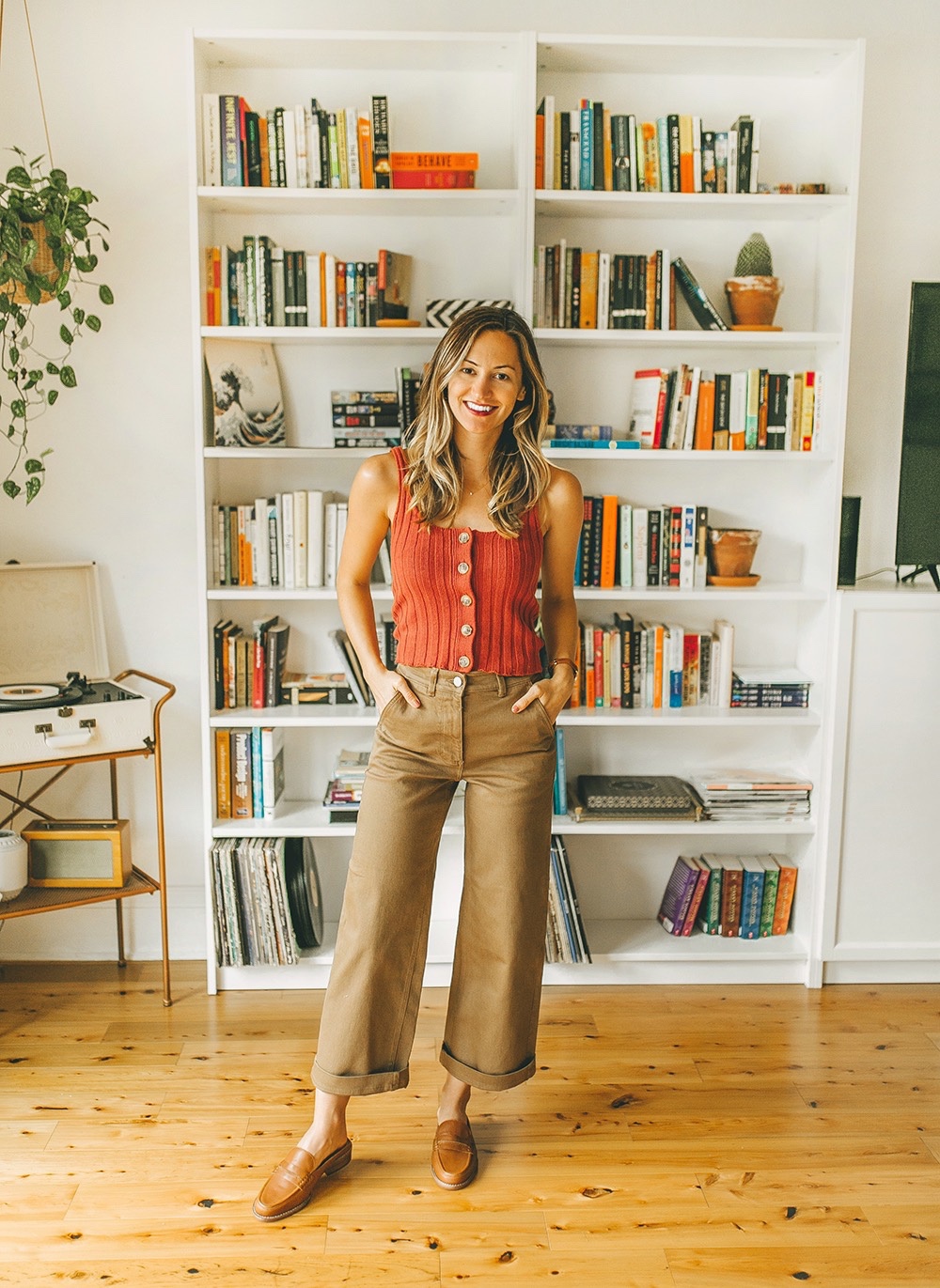 livvyland-blog-olivia-watson-everlane-wide-leg-crop-pant-ribbed-button-up-sweater-tank-austin-style-lifestyle-blogger-madewell-loafer-mule-9