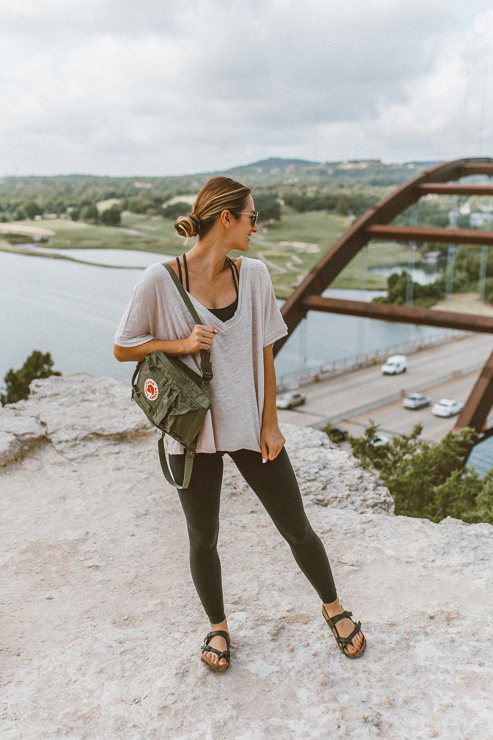 livvyland-blog-olivia-watson-backcountry-free-people-take-me-tee-fjallraven-kanken-mini-green-backpack-360-overlook-bridge-6