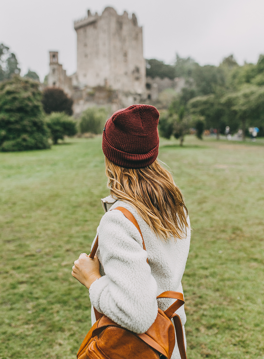 livvyland-blog-olivia-watson-austin-texas-fashion-lifestyle-travel-blogger-patagonia-retro-pile-fleece-pullover-backcountry-outfit-blarney-castle-cork-ireland-6