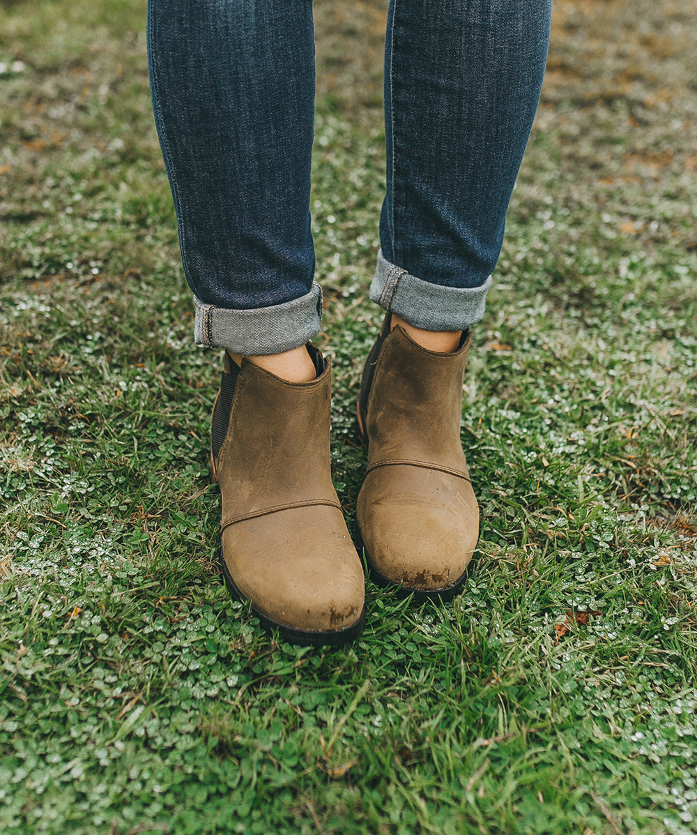 livvyland-blog-olivia-watson-austin-texas-fashion-lifestyle-travel-blogger-patagonia-sorel-emelie-chelsea-booties-backcountry-outfit-blarney-castle-cork-ireland-5