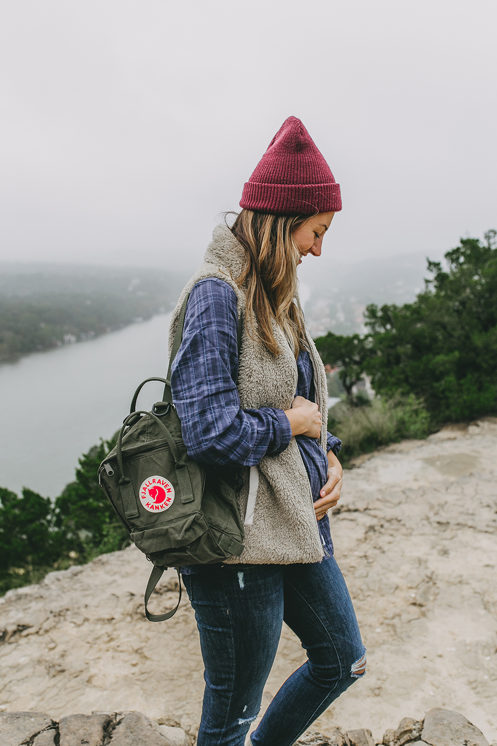 livvyland-blog-olivia-watson-austin-texas-lifestyle-blog-mount-bonnell-patagonia-los-gatos-vest-fjallraven-kanken-mini-backpack-deep-forest-green-hike-outfit-1