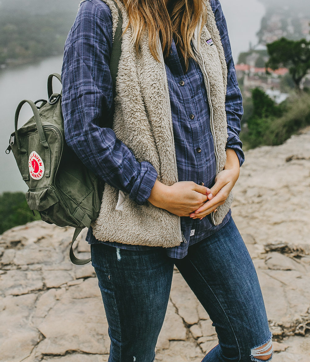 livvyland-blog-olivia-watson-austin-texas-lifestyle-blog-mount-bonnell-patagonia-los-gatos-vest-fjallraven-kanken-mini-backpack-deep-forest-green-hike-outfit-5