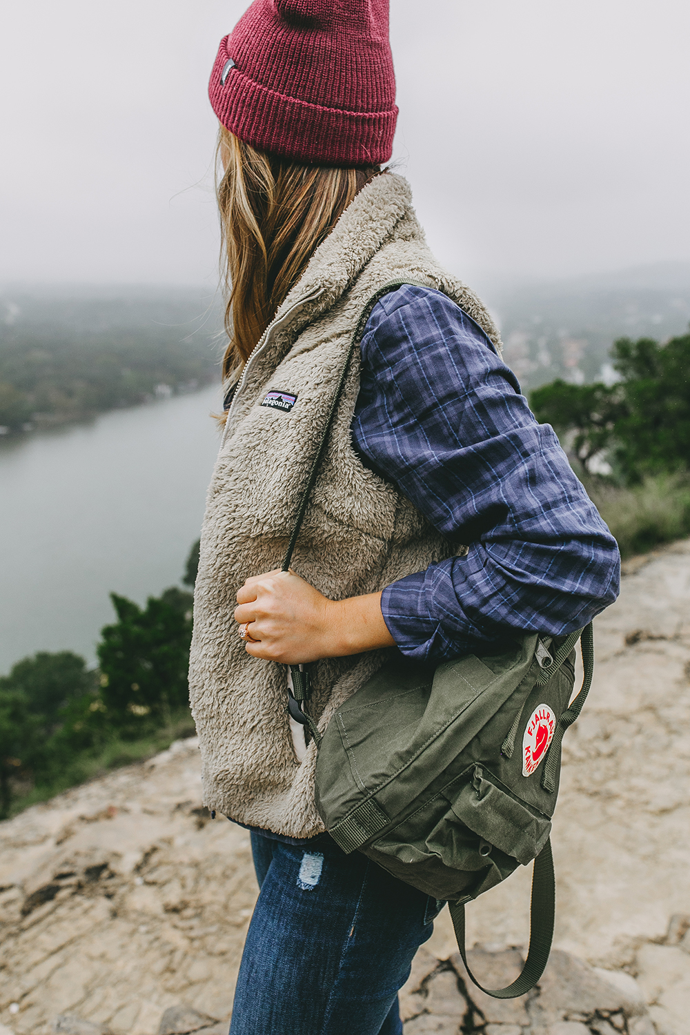 livvyland-blog-olivia-watson-austin-texas-lifestyle-blog-mount-bonnell-patagonia-los-gatos-vest-fjallraven-kanken-mini-backpack-deep-forest-green-hike-outfit-7