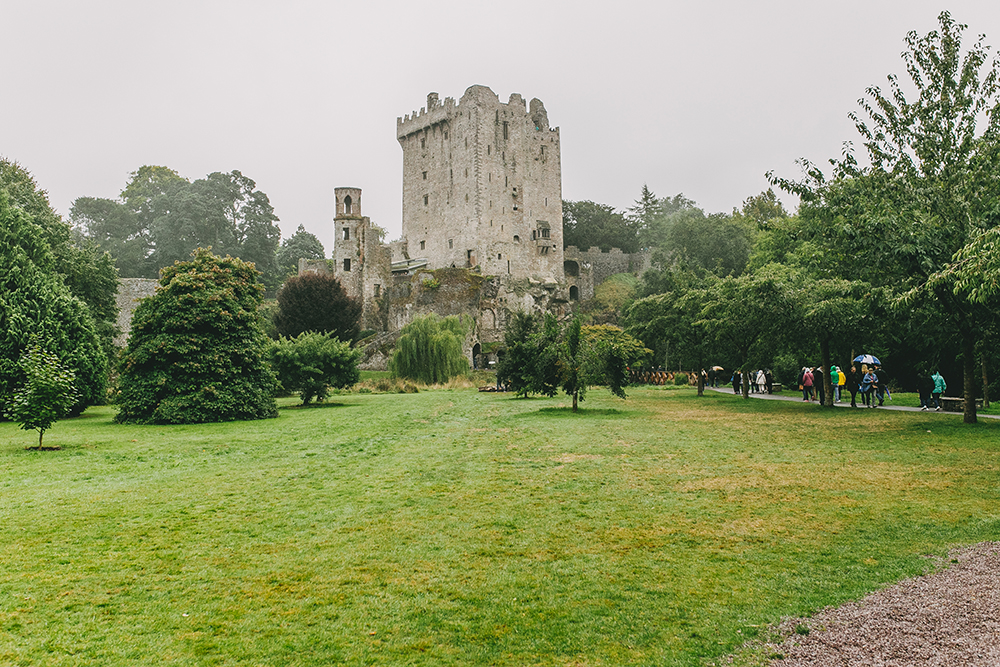 livvyland-blog-olivia-watson-austin-texas-travel-lifestyle-blogger-what-do-see-ireland-cork-blarney-castle-5