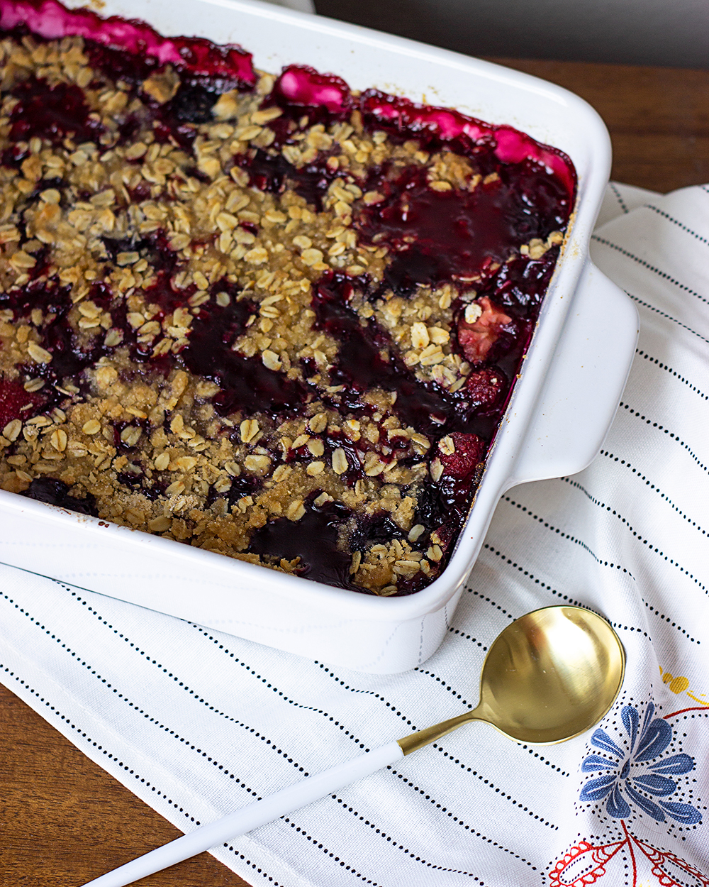 livvyland-blog-olivia-watson-easy-dessert-recipe-triple-berry-crumble-crisp-fall-winter-holiday-2