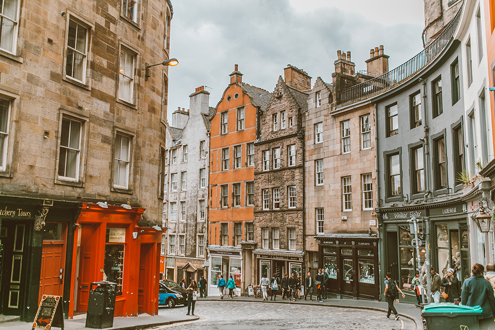 livvyland-blog-olivia-watson-things-to-do-edinburgh-scotland-day-trip-victorias-street-3