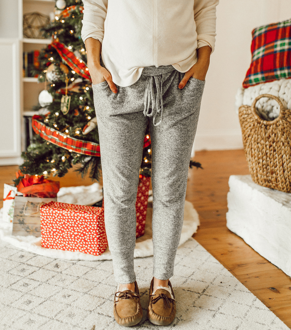 livvyland-blog-olivia-watson-austin-texas-fashion-blogger-cozy-christmas-gift-idea-bobeau-loungewear-8