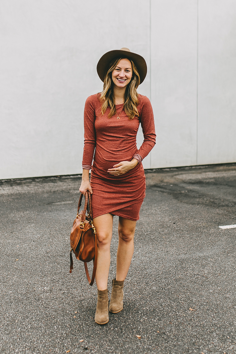 Unconventional Pregnancy Outfits Styling Ideas