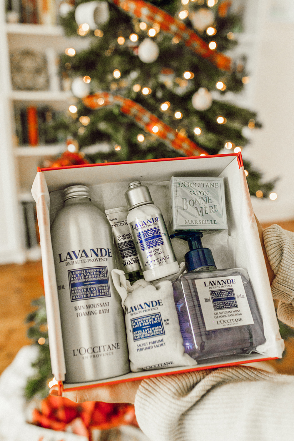 livvyland-blog-olivia-watson-austin-texas-lifestyle-blogger-christmas-tree-holiday-gift-idea-l'occitane-beauty-5