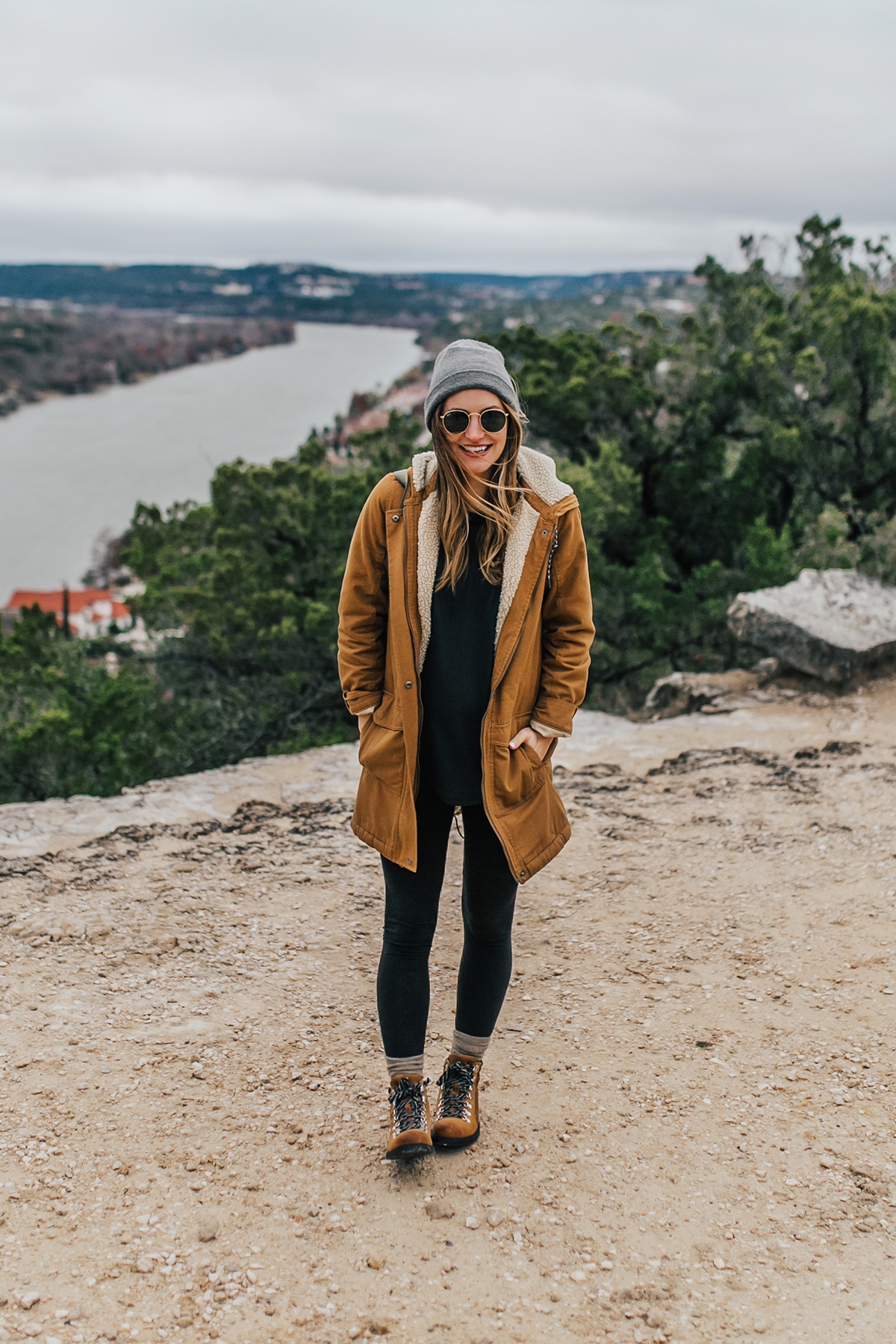 livvyland-blog-olivia-watson-austin-texas-fashion-lifestyle-blogger-patagonia-prarie-dawn-jacket-winter-hike-mount-bonnell-10