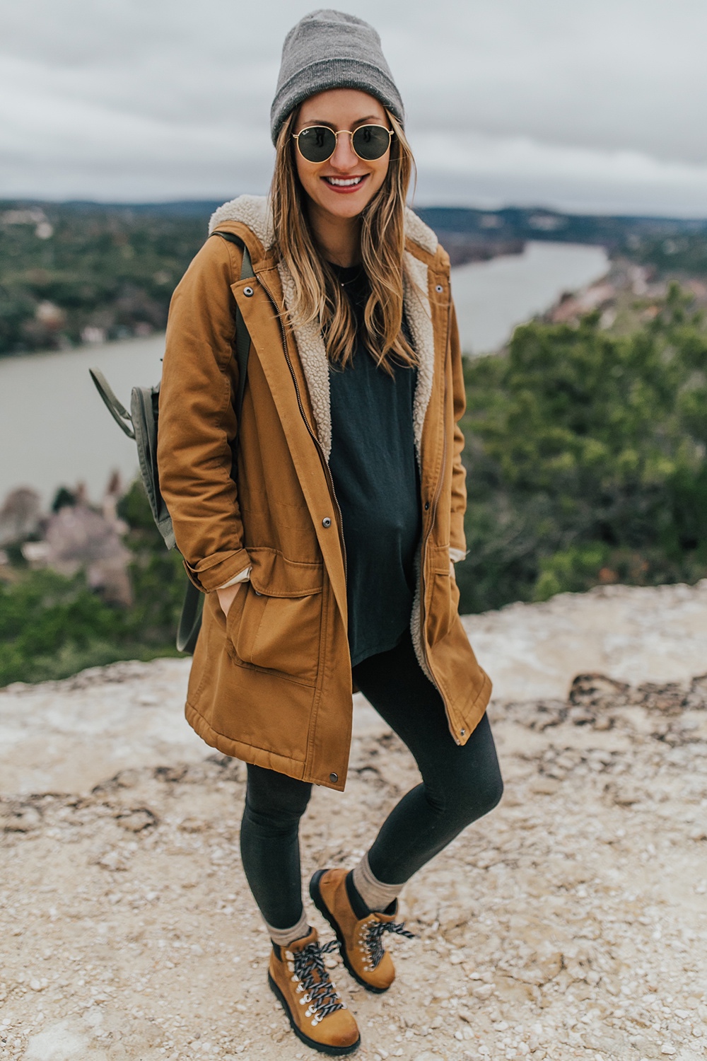 livvyland-blog-olivia-watson-austin-texas-fashion-lifestyle-blogger-patagonia-prarie-dawn-jacket-winter-hike-mount-bonnell-6