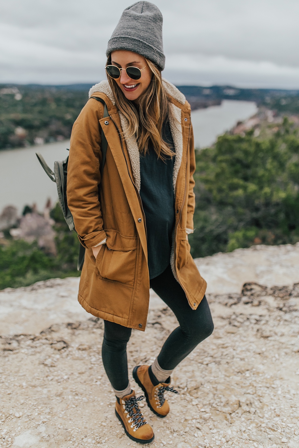 livvyland-blog-olivia-watson-austin-texas-fashion-lifestyle-blogger-patagonia-prarie-dawn-jacket-winter-hike-mount-bonnell-7