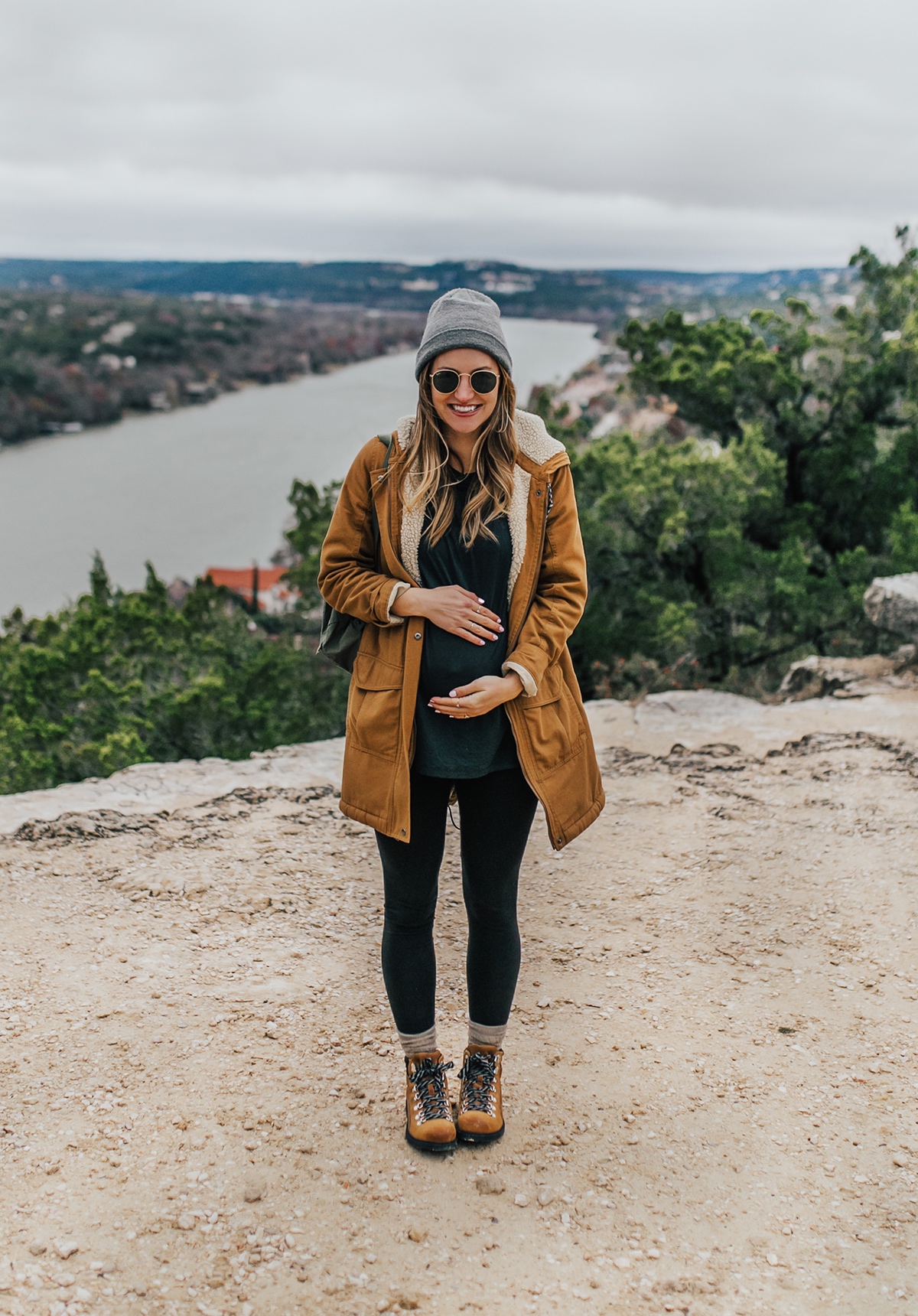 https://storage.googleapis.com/livvyland/2018/12/livvyland-blog-olivia-watson-austin-texas-fashion-lifestyle-blogger-patagonia-prarie-dawn-jacket-winter-hike-mount-bonnell-9.jpg