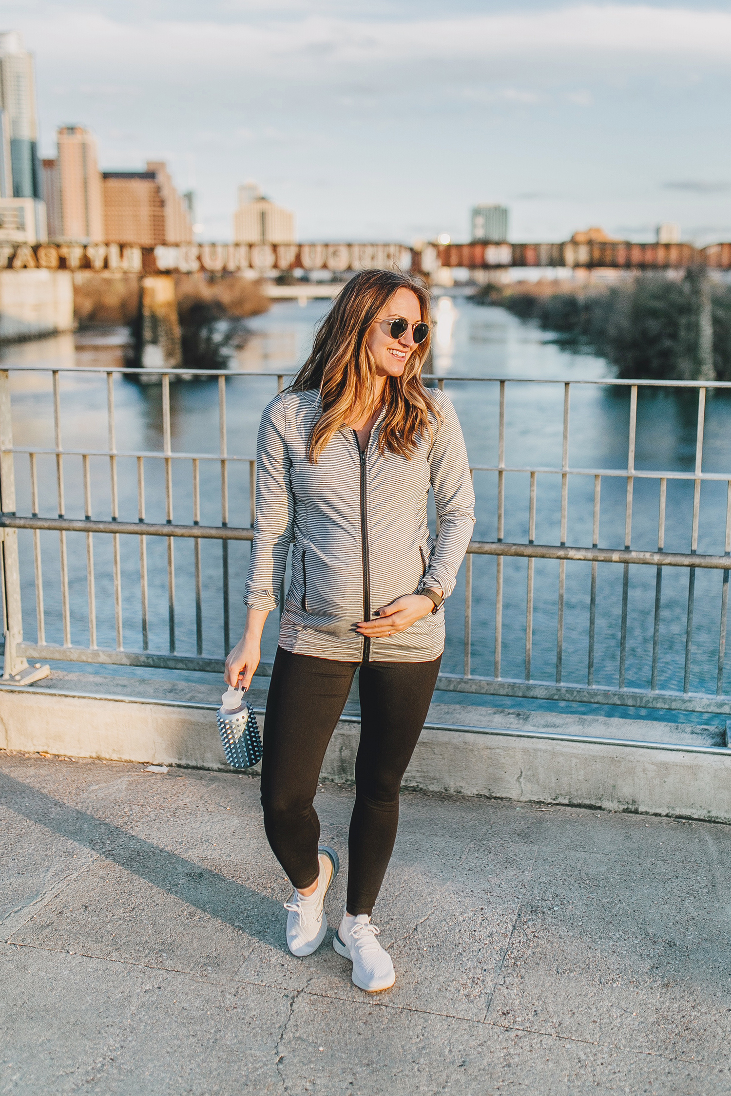 livvyland-blog-olivia-watson-austin-texas-lamar-bridge-maternity-pregnancy-workout-outfit-leggings-nordstrom-1