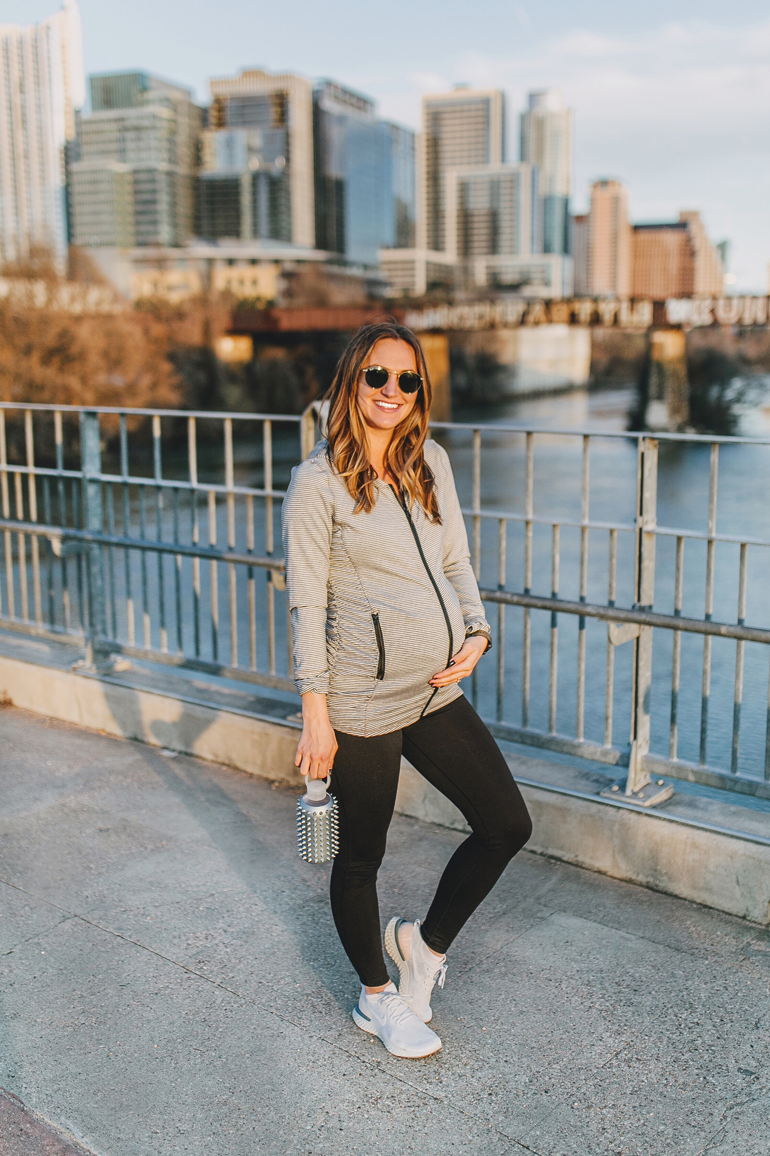 livvyland-blog-olivia-watson-austin-texas-lamar-bridge-maternity-pregnancy-workout-outfit-leggings-nordstrom-2