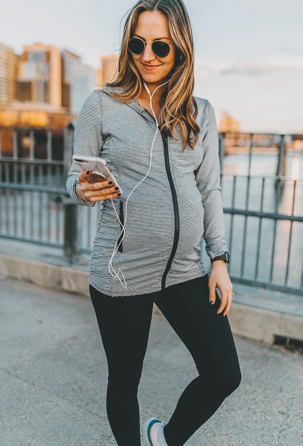 livvyland-blog-olivia-watson-austin-texas-lamar-bridge-maternity-pregnancy-workout-outfit-leggings-nordstrom-4