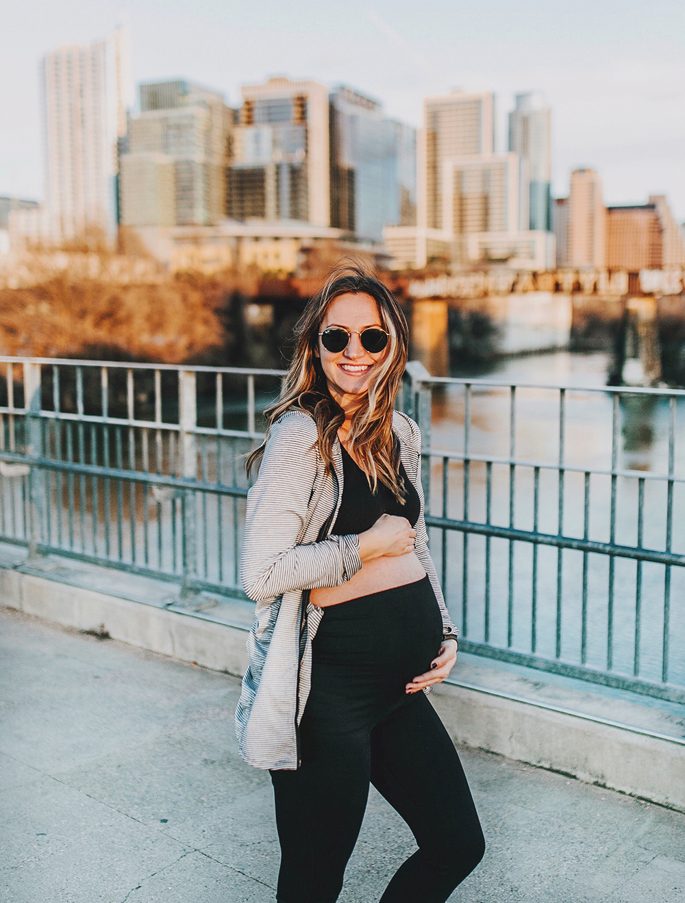 livvyland-blog-olivia-watson-austin-texas-lamar-bridge-maternity-pregnancy-workout-outfit-leggings-nordstrom-6