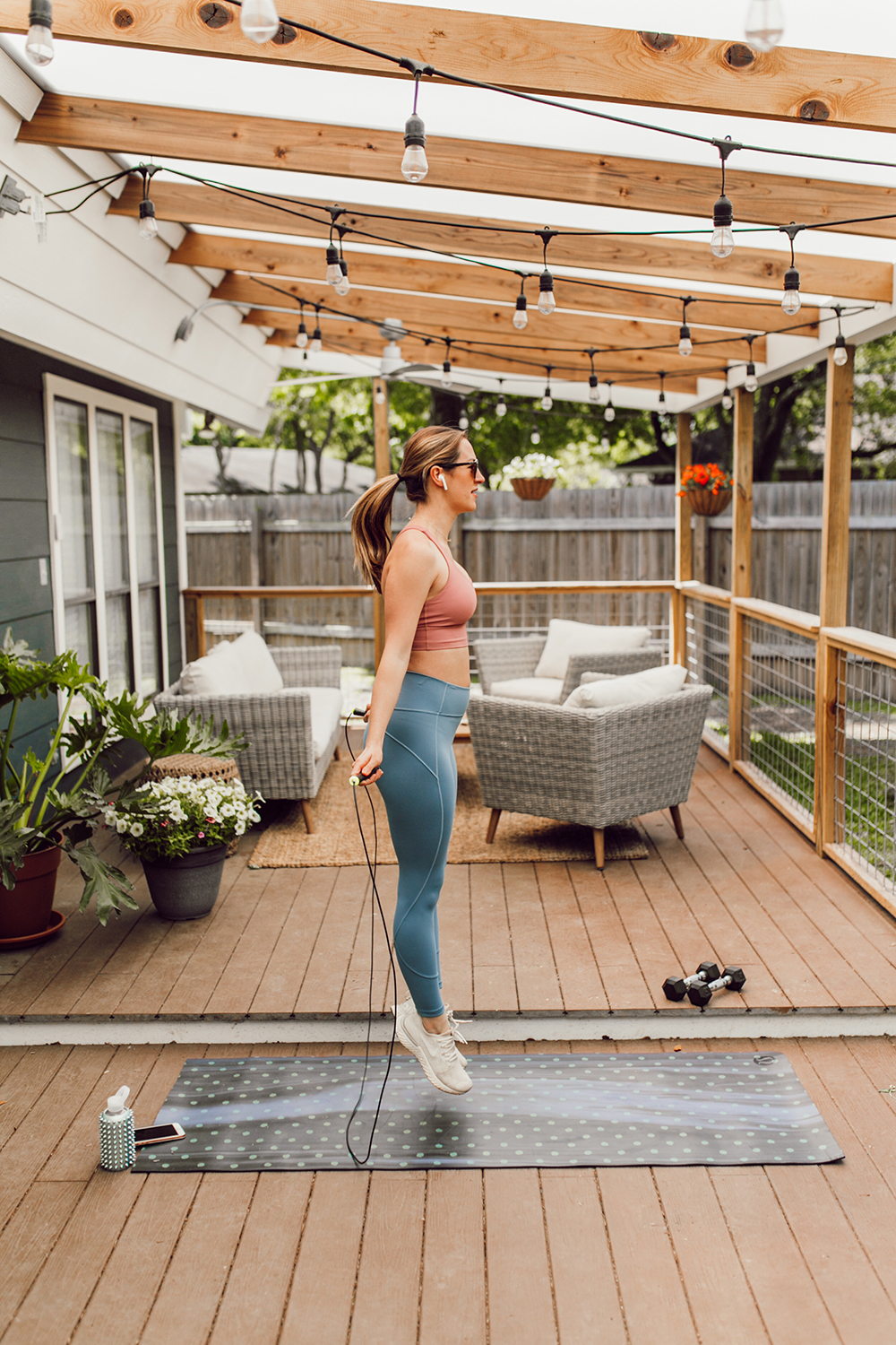 livvyland-blog-olivia-watson-austin-texas-lifestyle-blogger-lululemon-in-movement-leggings-long-lines-energy-bra-postpartum-workout-routine-8