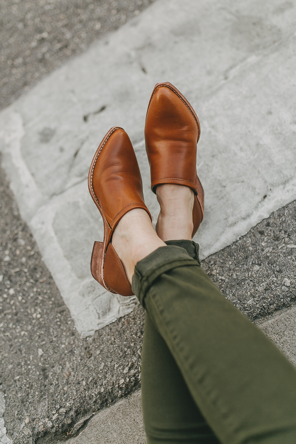 livvyland-blog-olivia-watson-austin-texas-fashion-lifestyle-blogger-madewell-olive-skinny-brady-lowcut-bootie-trunk-club-review-1