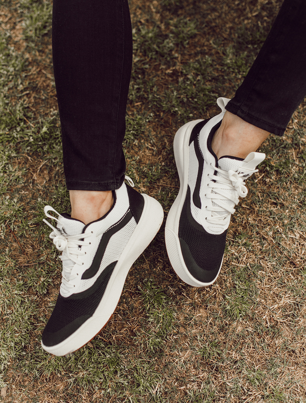 livvyland-blog-olivia-watson-austin-texas-lifestyle-fashion-blogger-zilker-park-vans-ultrarange-rapidweld-sneakers-1