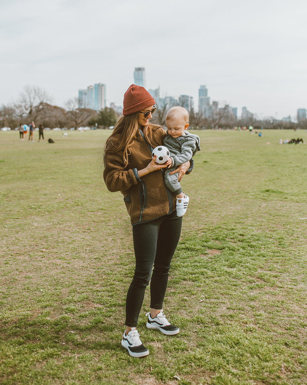 livvyland-blog-olivia-watson-austin-texas-lifestyle-fashion-blogger-zilker-park-vans-ultrarange-rapidweld-sneakers-patagonia-divided-sky-jacket-1