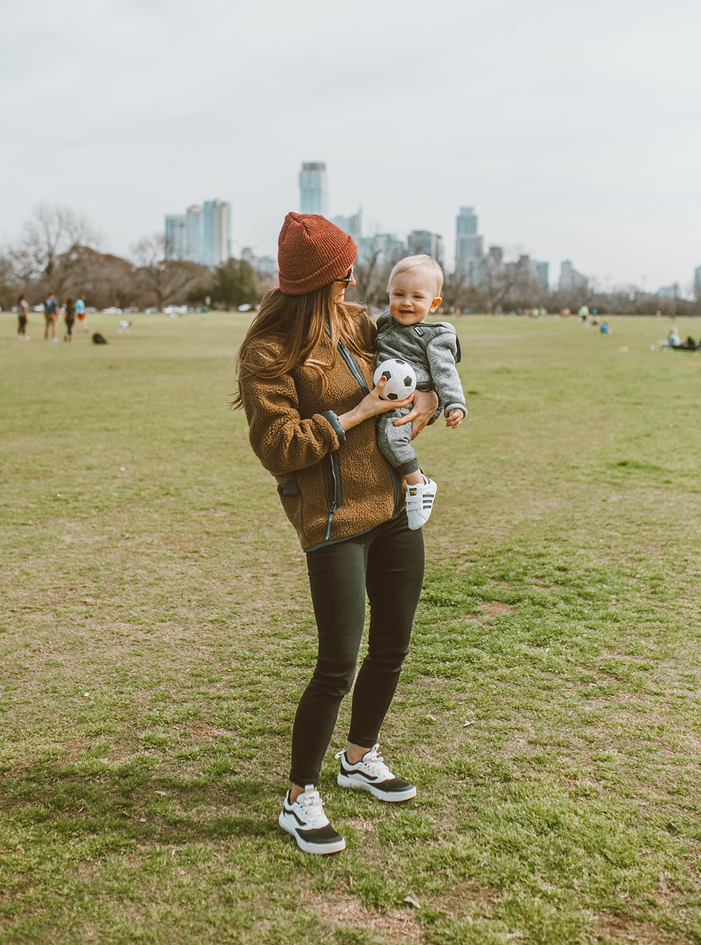 livvyland-blog-olivia-watson-austin-texas-lifestyle-fashion-blogger-zilker-park-vans-ultrarange-rapidweld-sneakers-patagonia-divided-sky-jacket-2