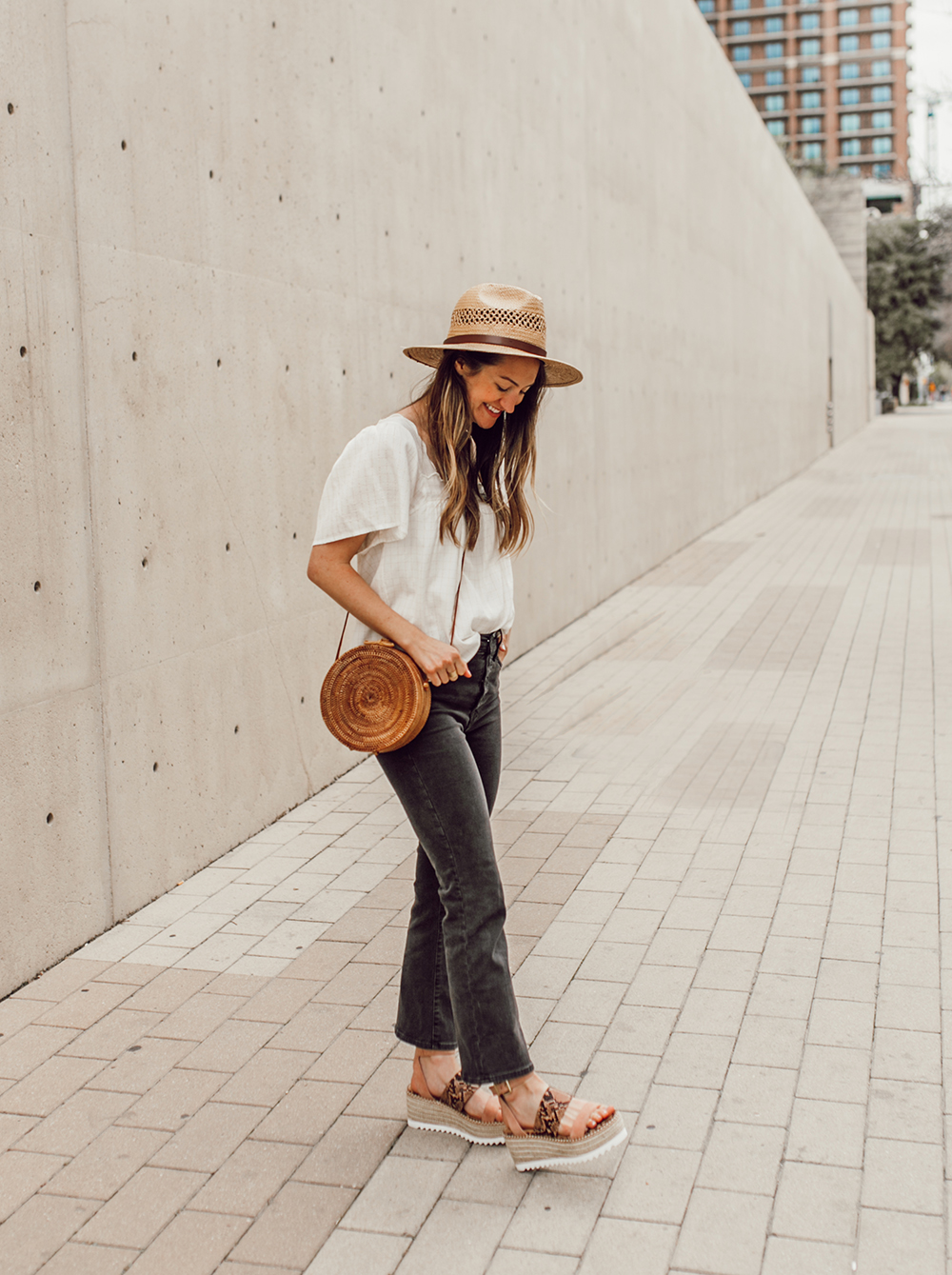 livvyland-blog-olivia-watson-austin-texas-fashion-style-blogger-crown-vintage-spring-peach-wedges-shoes-affordable-dsw-8