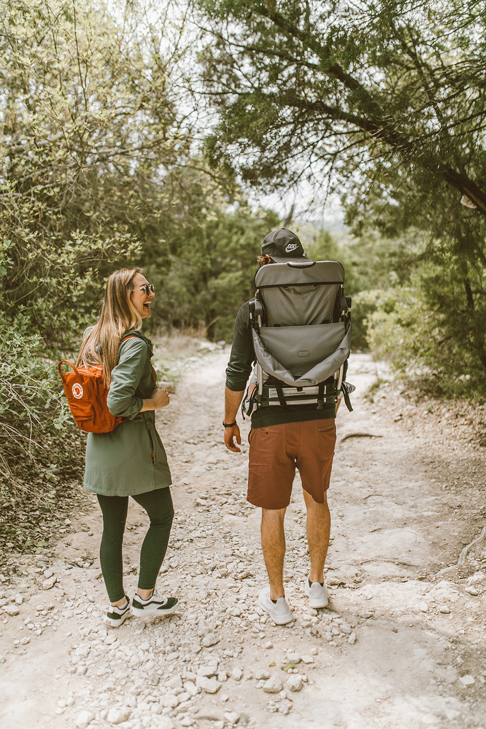 livvyland-blog-olivia-watson-austin-texas-greenbelt-hike-nature-walk-fjallraven-kanken-mini-autumn-leaf-baby-backpack-4