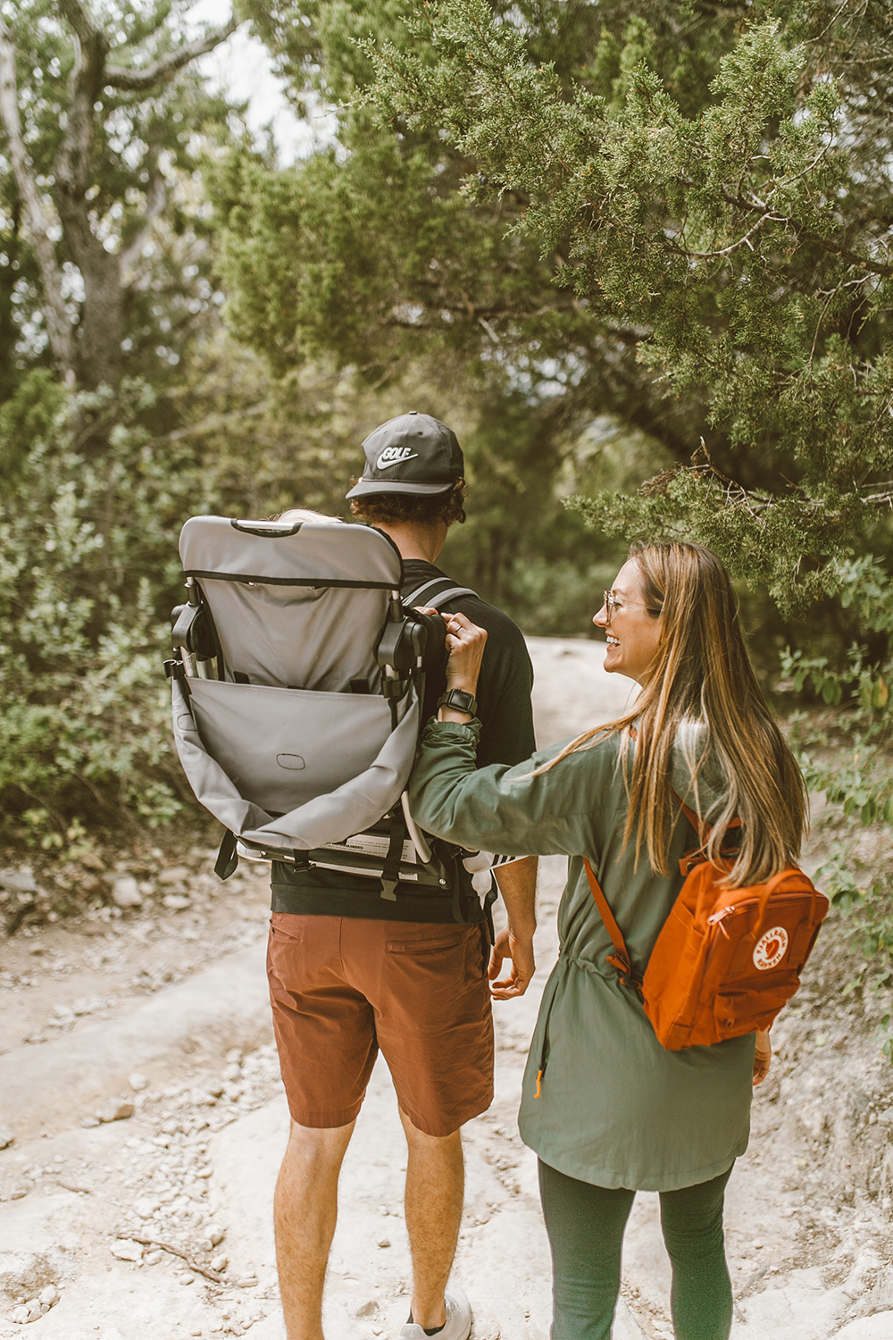 livvyland-blog-olivia-watson-austin-texas-greenbelt-hike-nature-walk-fjallraven-kanken-mini-autumn-leaf-baby-backpack-5