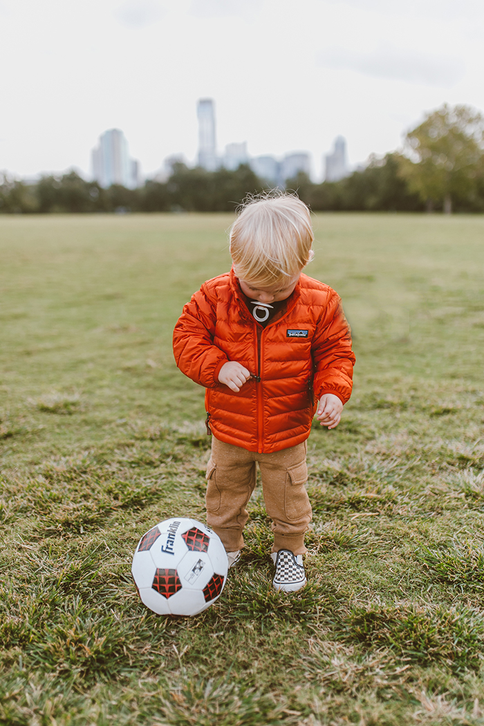 livvyland-blog-olivia-watson-austin-texas-zilker-park-fall-lifestyle-blogger-fashion-toddler-patagonia-puffer-jacket-red-1