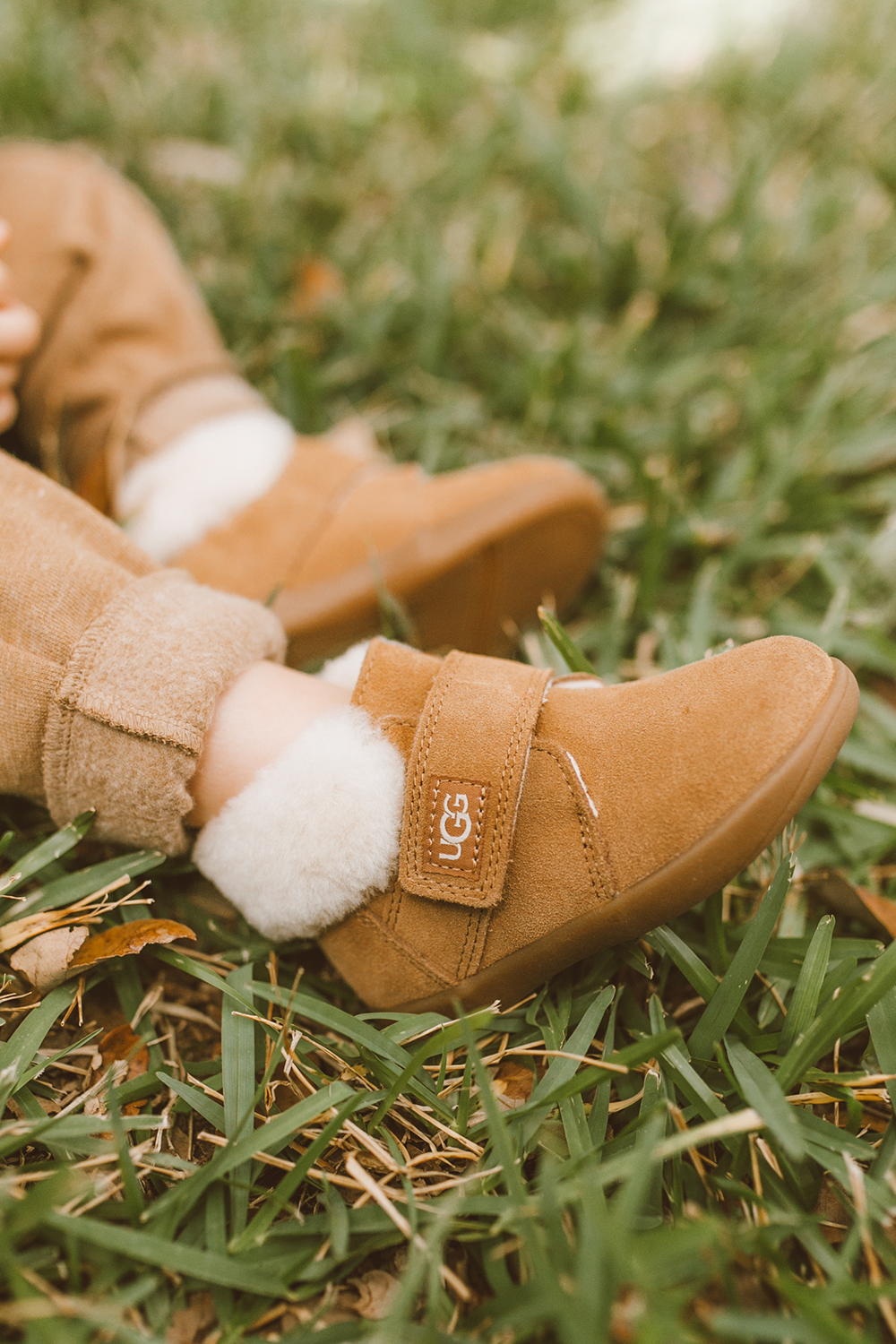 livvyland-blog-olivia-watson-austin-texas-lifestyle-fashion-mom-blog-toddler-ugg-nolen-boot-2